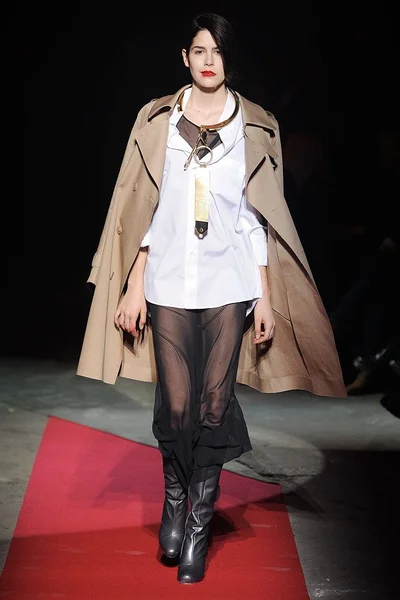 Look 4